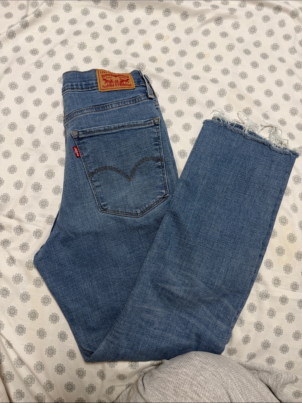 Levi's Blue Cropped Straight-Leg Jeans with Frayed Hem